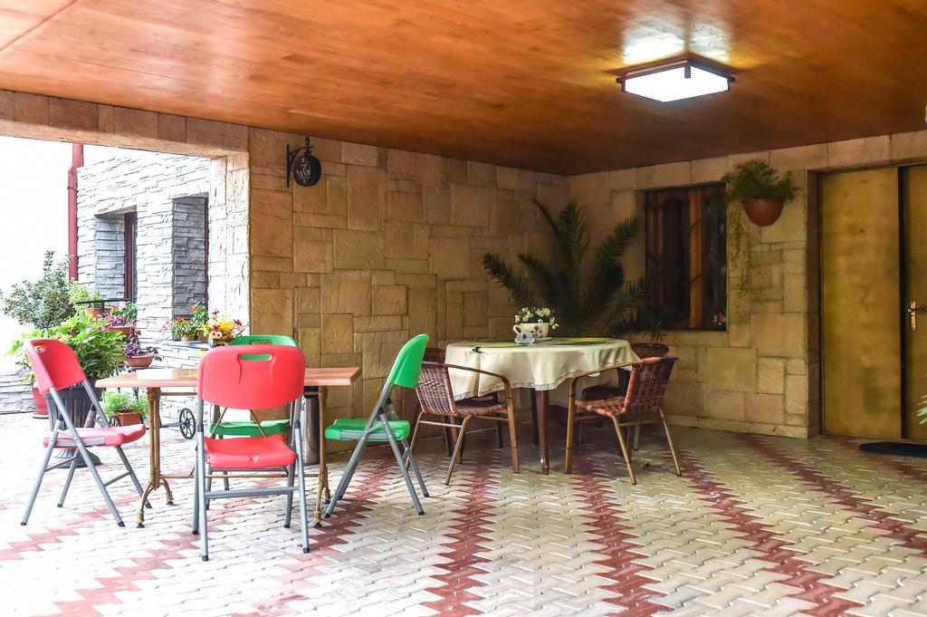 Hotel Sofia à Koutaïssi Extérieur photo