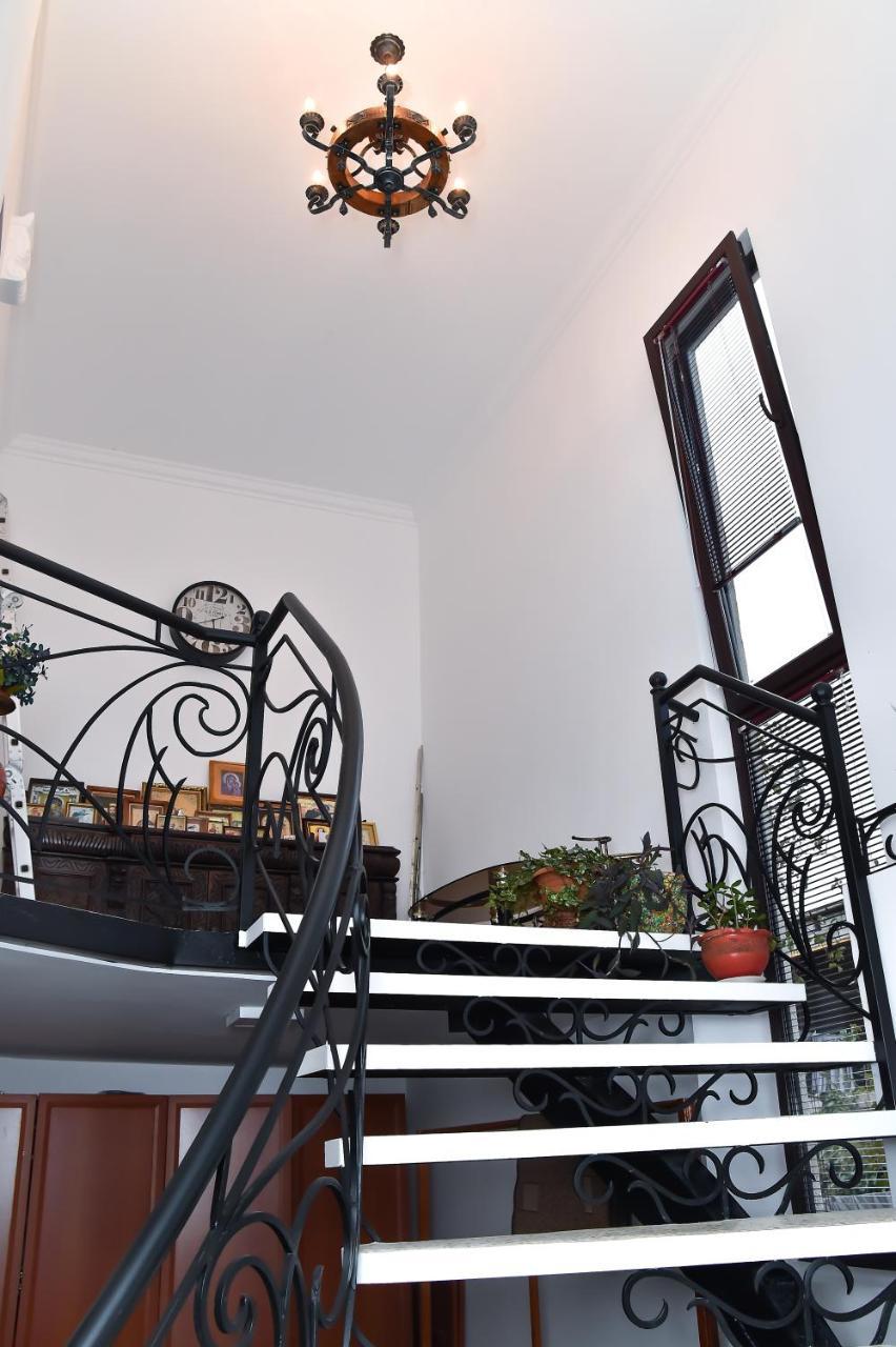 Hotel Sofia à Koutaïssi Extérieur photo