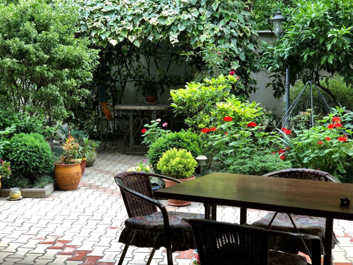 Hotel Sofia à Koutaïssi Extérieur photo